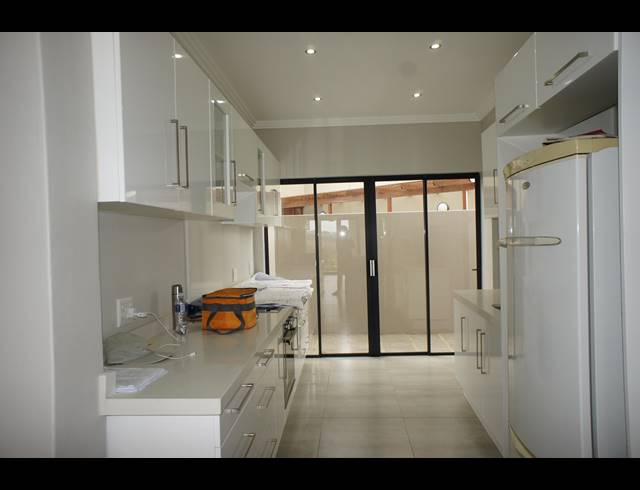 3 BEDROOM HOUSE TO LET IN PALM LAKES ESTATE
